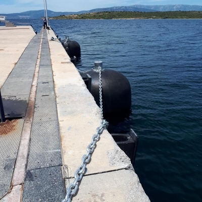 گلگیر 2.5m × 4.0m Hydro Pneumatic Fender شناور Hydro Submarine Fender