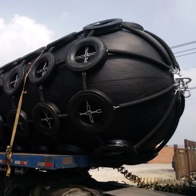 گلگیرهای قایق محافظتی کشتی 2.5mm * 4.0m Yokohama Pneumatic Fender Ship