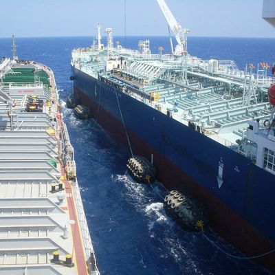 ISO17357 50 kpa 80 kpa STS STD گلگیر لاستیکی شناور پنوماتیک یوکوهاما